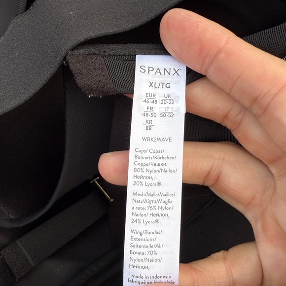 Spanx | Black Mesh-Panel Stretch Jersey Sports Bra size Extra Large - Picture 3 of 4